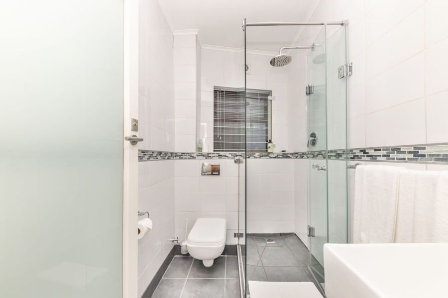 To Let 0 Bedroom Property for Rent in Green Point Western Cape